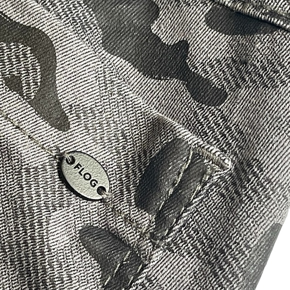 BEVY FLOG Shely Gray/Black Camo Drawstring Jogger Pants Size 25 - Picture 9 of 17